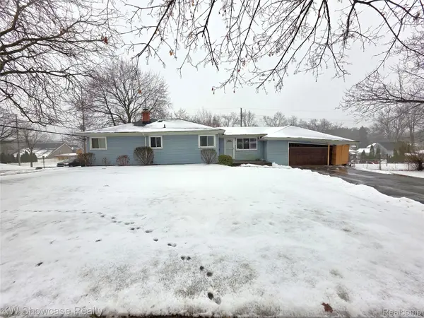 1022 Canal ST, Milford Village, MI 48381