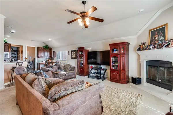 626 Saddlebrook, Desoto, TX 75115