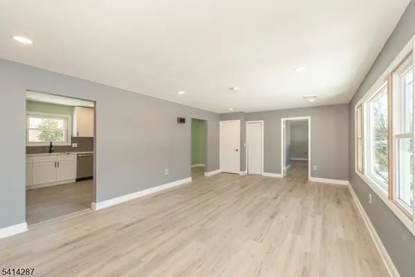 10 Cardinal Ln, Lincoln Park Boro, NJ 07035