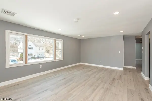 10 Cardinal Ln, Lincoln Park Boro, NJ 07035