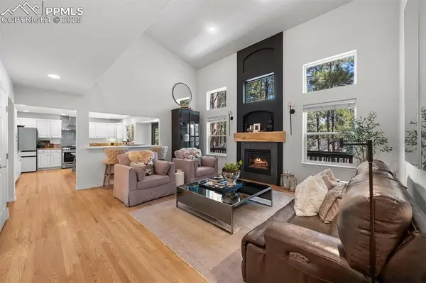 1935 Poncha CT, Larkspur, CO 80118