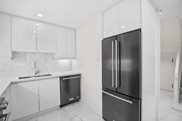 55A Avenue RD #408, Toronto C02, ON M5A 2G3