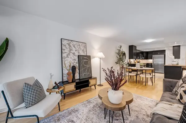 33 University AVE #1702, Toronto C01, ON M5J 2S7