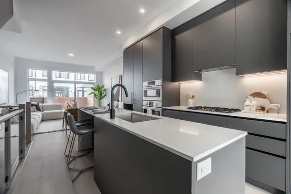 35 Lou Parsons WAY #59, Mississauga, ON L5H 0B2