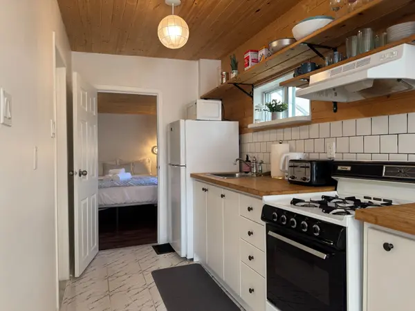 325 Westmoreland AVE N, Toronto W02, ON M6H 3A6