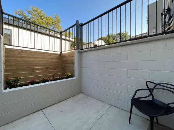 729 Queensdale AVE E, Hamilton, ON L8V 1M4