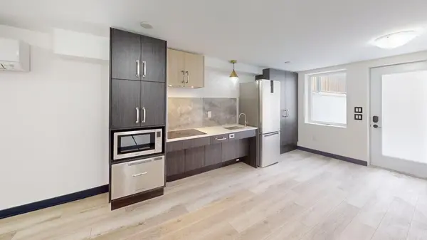 729 Queensdale AVE E, Hamilton, ON L8V 1M4