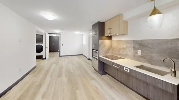 729 Queensdale AVE E, Hamilton, ON L8V 1M4