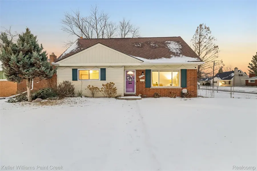 29143 Dover AVE, Warren, MI 48088