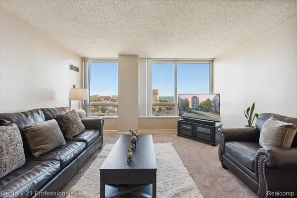 3320 SPINNAKER LN #11B, Detroit, MI 48207