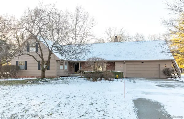 2734 LENOX, Troy, MI 48098