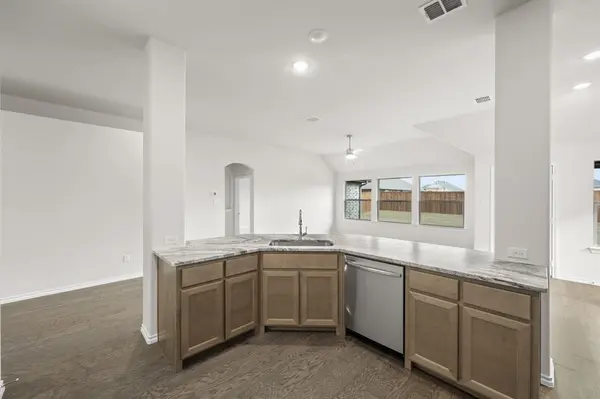 7716 Oakmeade Street, Joshua, TX 76058