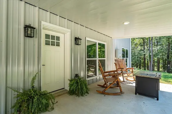 1000 W Main Street, Chandler, TX 75758