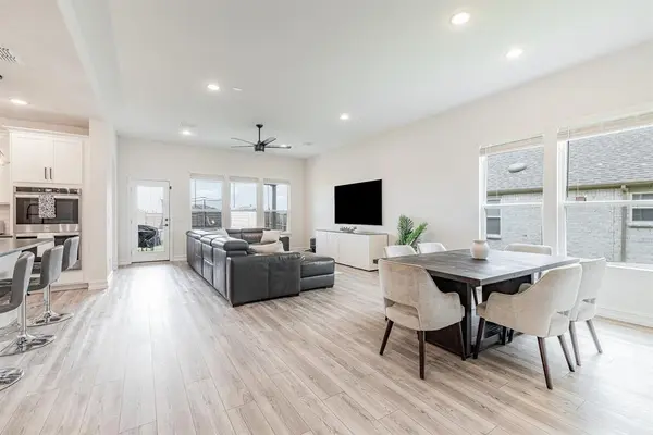 1517 Sawyer Drive, Aubrey, TX 76227