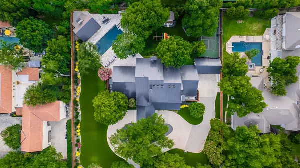 Dallas, TX 75229,10427 Lennox Lane