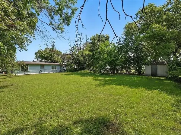 1102 Hillsboro Street, Cleburne, TX 76033