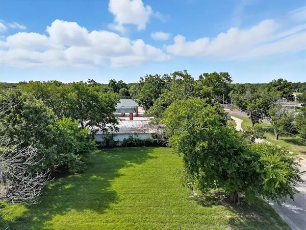 1102 Hillsboro Street, Cleburne, TX 76033