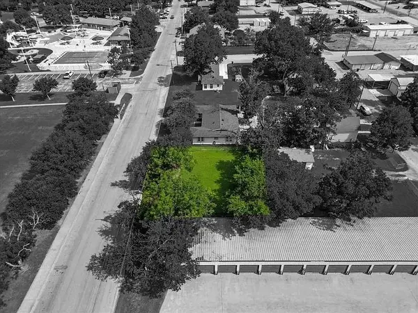 1102 Hillsboro Street, Cleburne, TX 76033