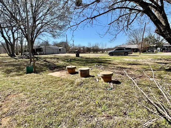 5252 E FM 1396, Telephone, TX 75488