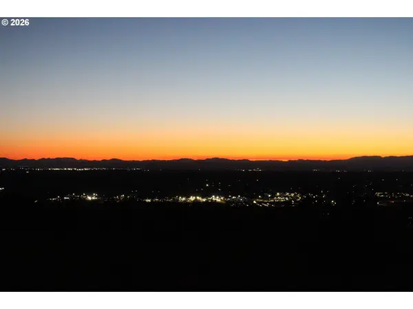 90834 COBURGHILLS DR, Eugene, OR 97408