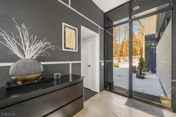 451 Mountain Ave, North Caldwell Boro, NJ 07006