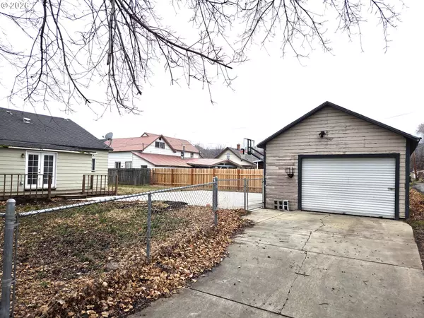 La Grande, OR 97850,2402 N SPRUCE ST