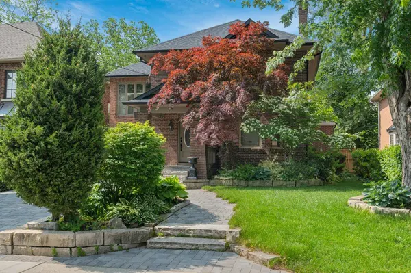 82 Brooke AVE, Toronto C04, ON M5M 2J9