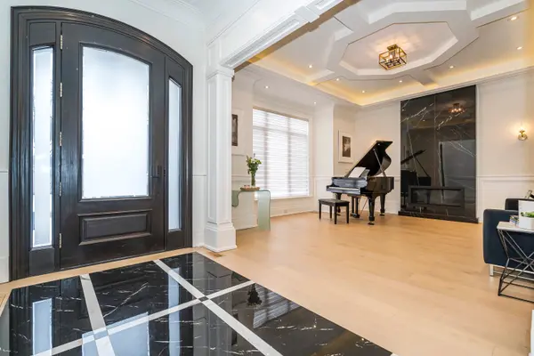 169 Old Forest Hill RD, Toronto C04, ON M6C 2G7