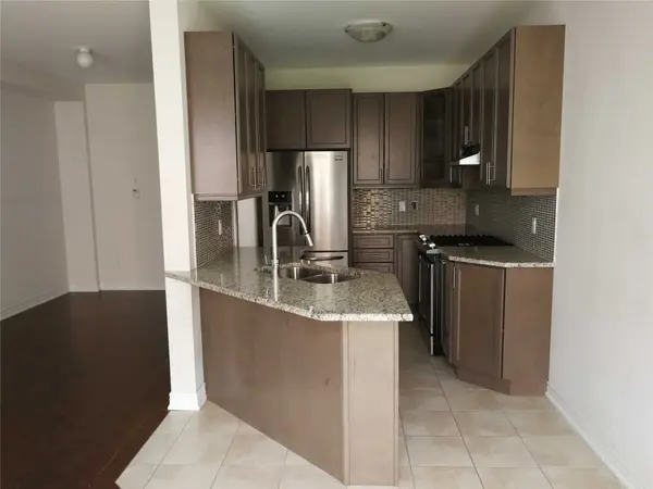 15 Durblee AVE, Aurora, ON L4G 0Z8