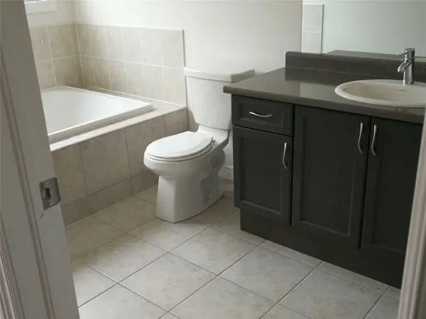 15 Durblee AVE, Aurora, ON L4G 0Z8