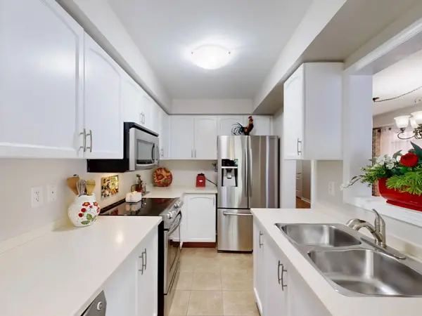 7360 Zinnia PL #16, Mississauga, ON L5W 2A1