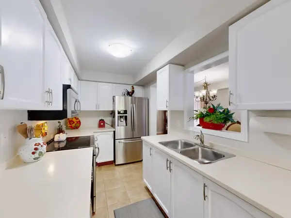 7360 Zinnia PL #16, Mississauga, ON L5W 2A1