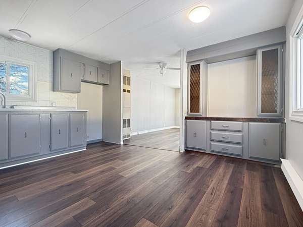 33 Julie LN, Horton, ON K7V 3Z4