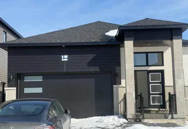 67 Dusenbury DR, Loyalist, ON K0H 2H0