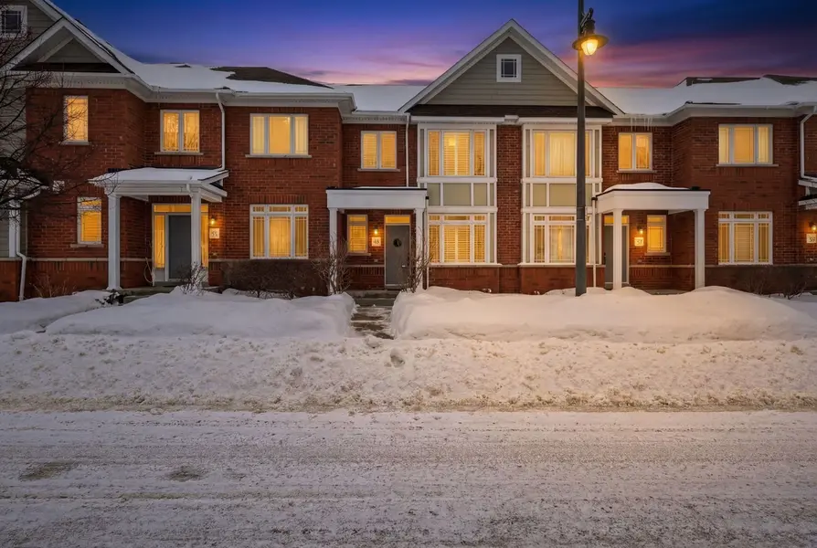 25 North Maple ST, Collingwood, ON L9Y 0J8