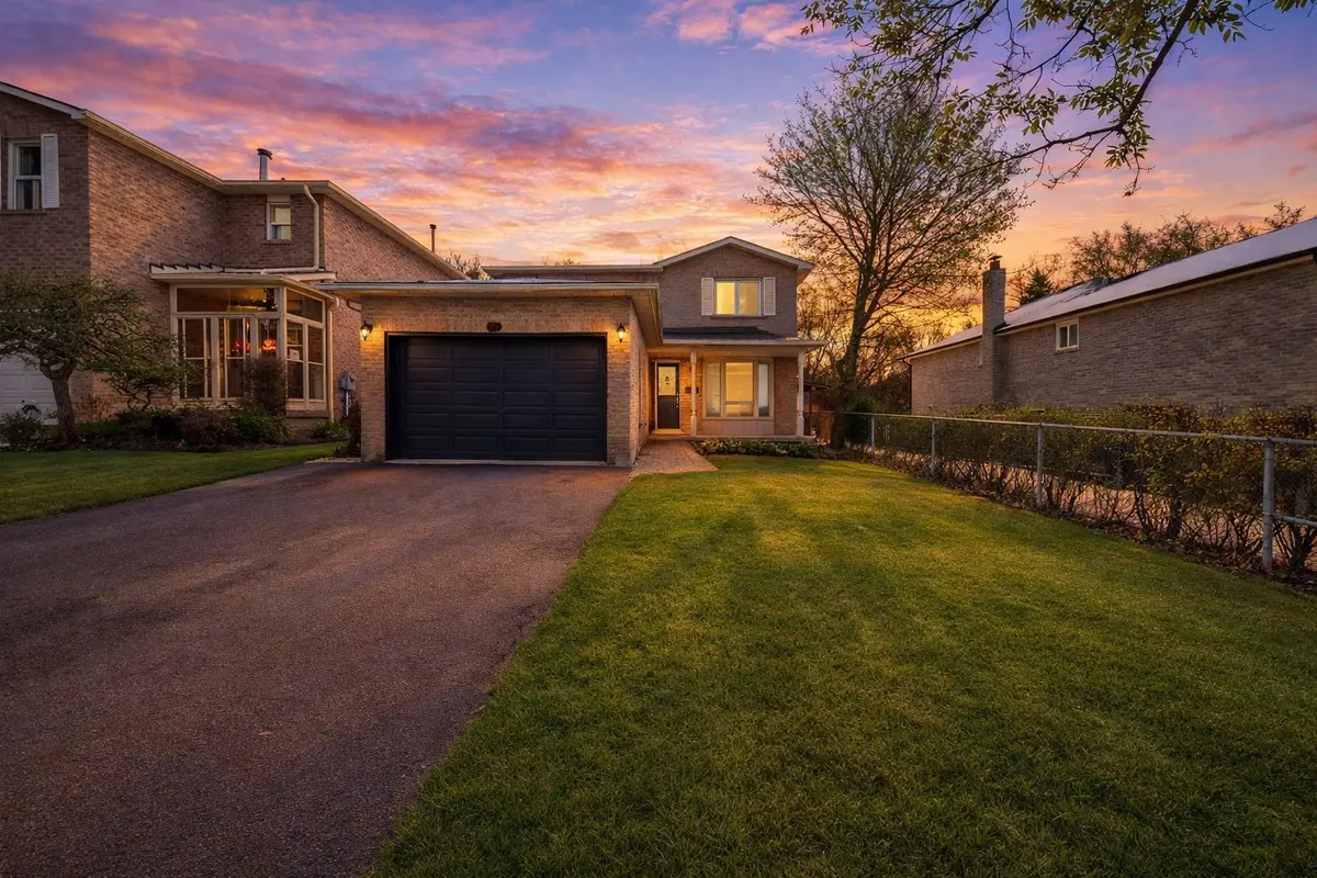 29 Misty Moor DR, Richmond Hill, ON L4C 6P9