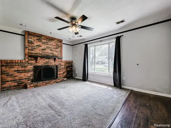 24628 Carlysle ST W, Dearborn, MI 48124