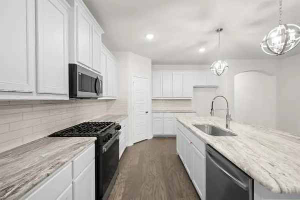 7736 Gatevine Avenue, Joshua, TX 76058