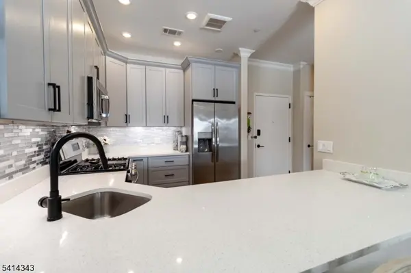 302 Fischer Ct #302, Rockaway Twp., NJ 07866