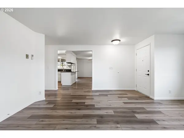 422 S 49TH PL, Springfield, OR 97478