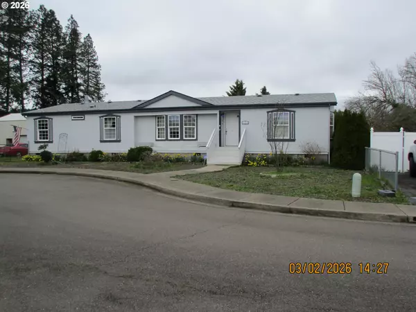 Sutherlin, OR 97479,323 EASY ST
