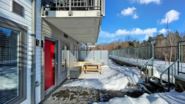 2635 William Jackson DR #802, Pickering, ON L1X 0L4