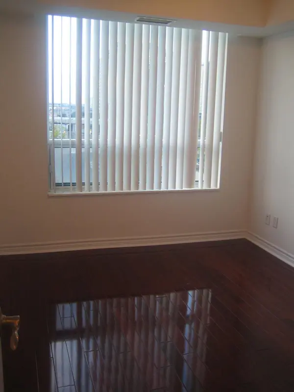 61 Town Centre CT #408, Toronto E09, ON M1P 5C5