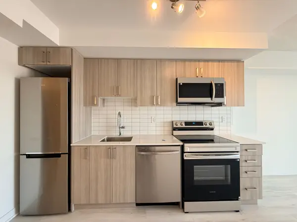 1010 Sandy Beach RD #1704, Pickering, ON L1W 3V9