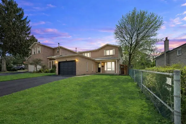 29 Misty Moor DR, Richmond Hill, ON L4C 6P9