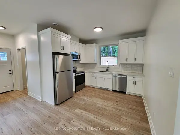 120 Dundonald ST #Gdn Ste, Barrie, ON L4M 3T6