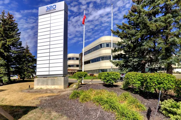 320 Matheson BLVD W #202, Mississauga, ON L5R 3R1