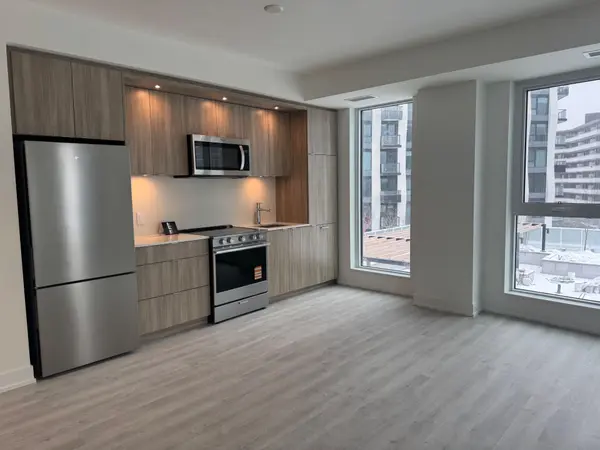 25 Cordova AVE #605, Toronto W08, ON M9A 0E5