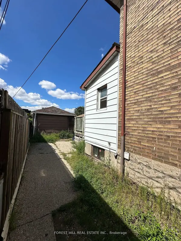 666 Jane ST, Toronto W03, ON M6N 4A7