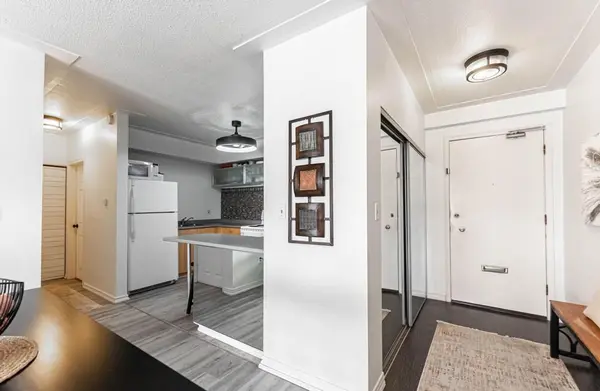 8 WOODMAN DR S #508, Hamilton, ON L8K 4C9